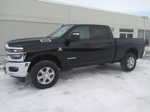 Diamond Black Crystal Pearlcoat 2026 RAM 2500 Big Horn Crew Cab 4x4 6'4' Box