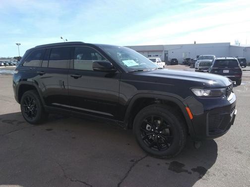 2026 Jeep Grand Cherokee Altitude