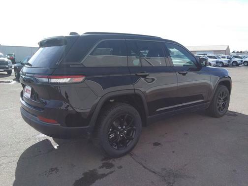 2026 Jeep Grand Cherokee Altitude