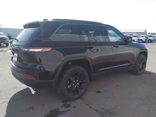 2026 Jeep Grand Cherokee Altitude