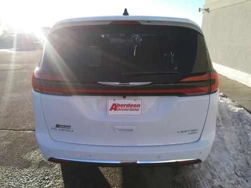 2026 Chrysler Pacifica Limited