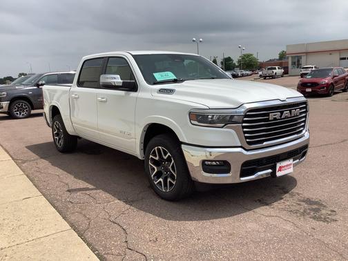 Bright White Clearcoat 2026 RAM 1500 Laramie