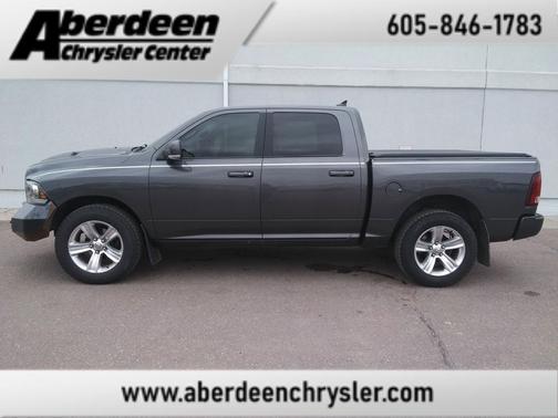 Granite Crystal Metallic Clearcoat 2018 RAM 1500 Sport