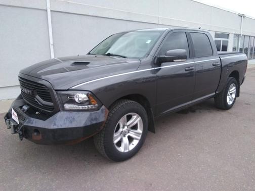 Granite Crystal Metallic Clearcoat 2018 RAM 1500 Sport