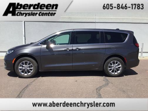Granite Crystal Metallic Clearcoat 2023 Chrysler Pacifica Touring L