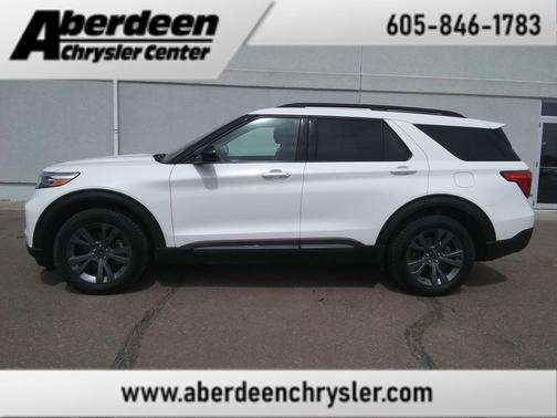 Star White Metallic Tri-Coat 2023 Ford Explorer XLT