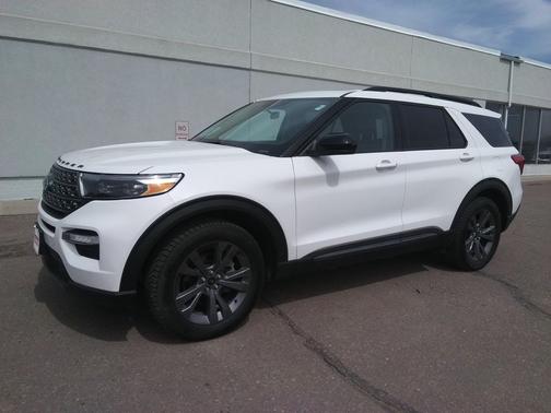 Star White Metallic Tri-Coat 2023 Ford Explorer XLT