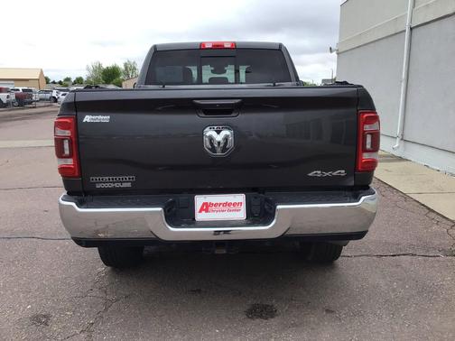 Granite Crystal Metallic Clearcoat 2022 RAM 2500 Big Horn Crew Cab 4x4 6'4' Box
