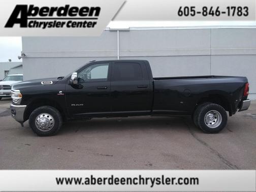 2023 RAM 3500 Laramie Crew Cab 4x4 8' Box