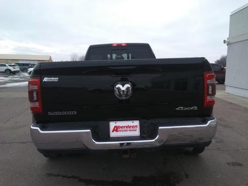 2023 RAM 3500 Laramie Crew Cab 4x4 8' Box