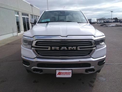 Bright White Clearcoat 2020 RAM 1500 Laramie