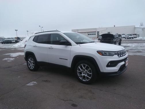 2022 Jeep Compass Latitude Lux