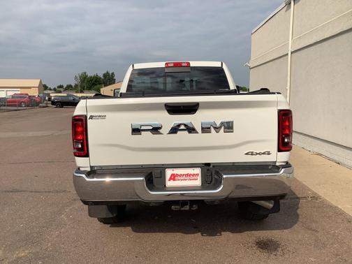 Bright White Clearcoat 2025 RAM 2500 Tradesman Crew Cab 4x4 6'4' Box