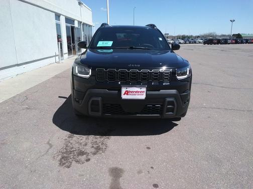 Diamond Black Crystal Pearlcoat 2026 Jeep Cherokee Limited