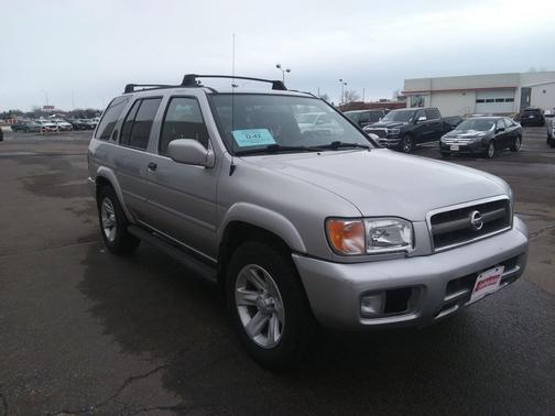 2002 Nissan Pathfinder LE