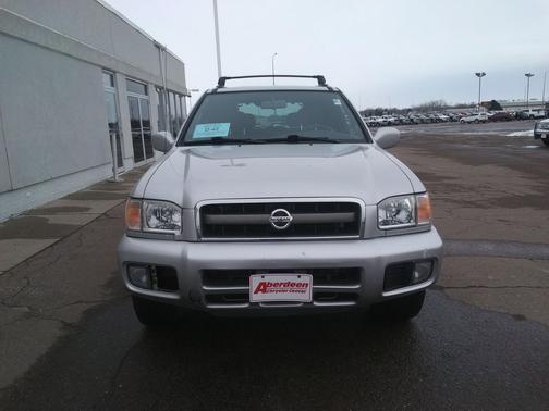 2002 Nissan Pathfinder LE