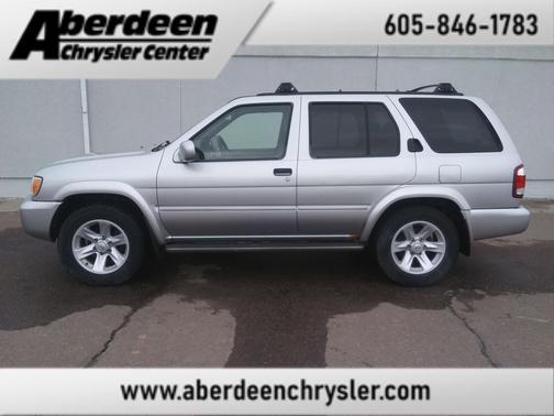 2002 Nissan Pathfinder LE