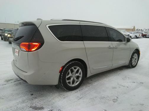 2019 Chrysler Pacifica Touring-L Plus