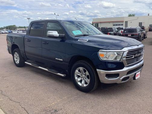 Patriot Blue Pearlcoat 2023 RAM 1500 Laramie
