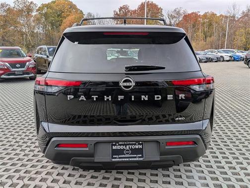 2025 Nissan Pathfinder SV 4WD