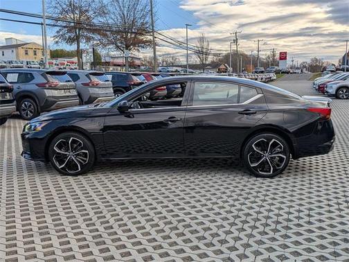 2023 Nissan Altima SR Intelligent AWD
