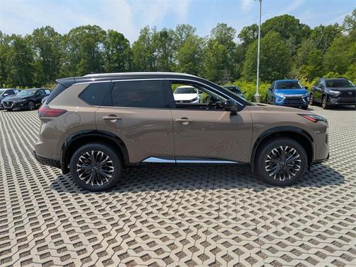 2025 Nissan Rogue Platinum