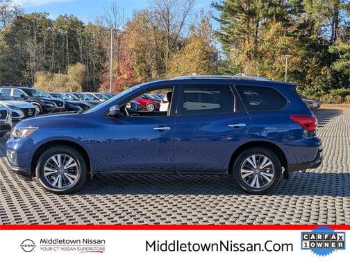 2017 Nissan Pathfinder S