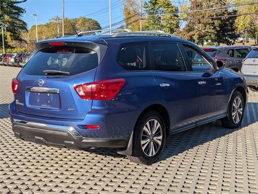 2017 Nissan Pathfinder S