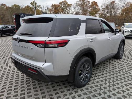 2025 Nissan Pathfinder S 4WD