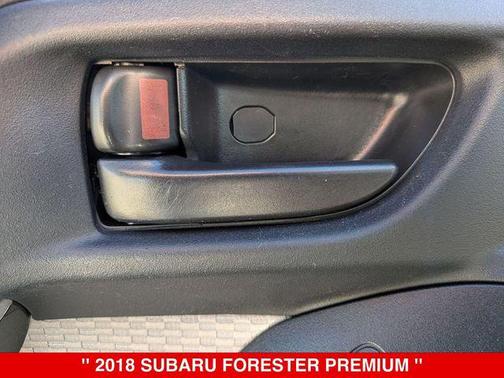 Crystal White Pearl 2018 Subaru Forester 2.5i Premium