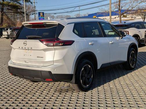 2024 Nissan Rogue SV