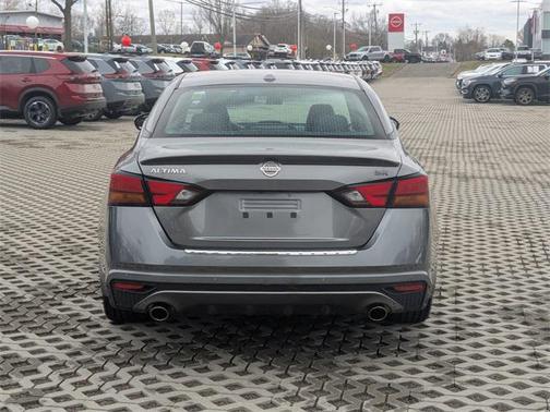 2022 Nissan Altima SR FWD