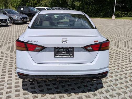 2025 Nissan Altima SR FWD