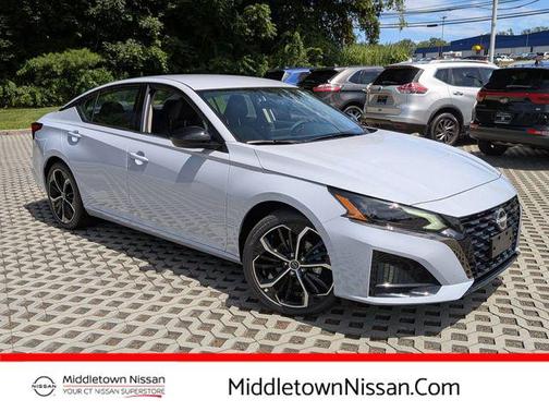 2025 Nissan Altima SR FWD