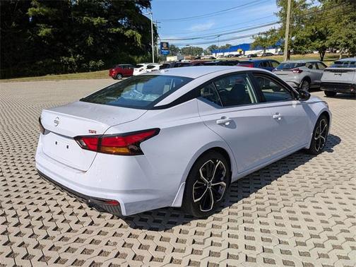 2025 Nissan Altima SR FWD
