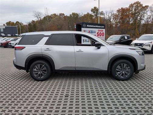 2025 Nissan Pathfinder S 4WD