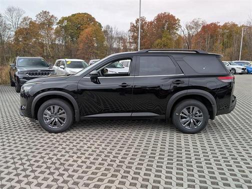 2025 Nissan Pathfinder SV 4WD