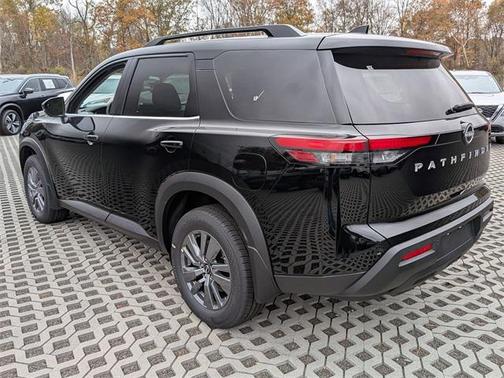 2025 Nissan Pathfinder SV 4WD