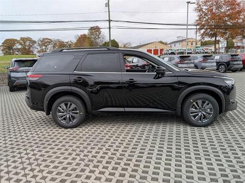 2025 Nissan Pathfinder SV 4WD