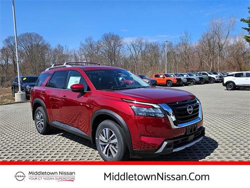2025 Nissan Pathfinder SL 4WD