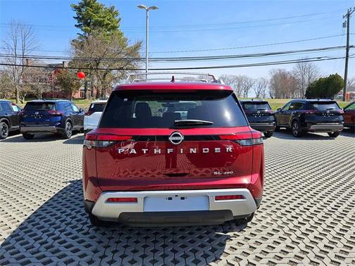 2025 Nissan Pathfinder SL 4WD