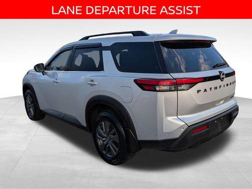 2024 Nissan Pathfinder SV 4WD