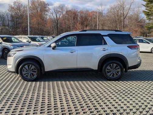 2024 Nissan Pathfinder SV 4WD