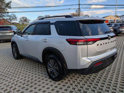 2024 Nissan Pathfinder SV 4WD