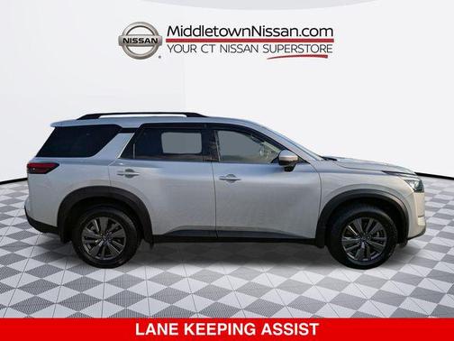 2024 Nissan Pathfinder SV 4WD