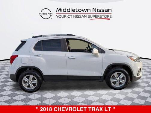 Summit White 2018 Chevrolet Trax LT