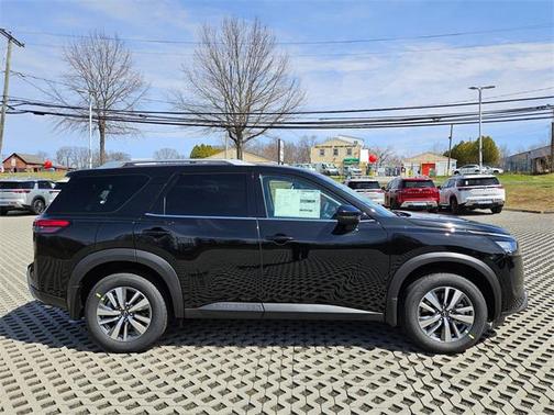 2025 Nissan Pathfinder SL 4WD