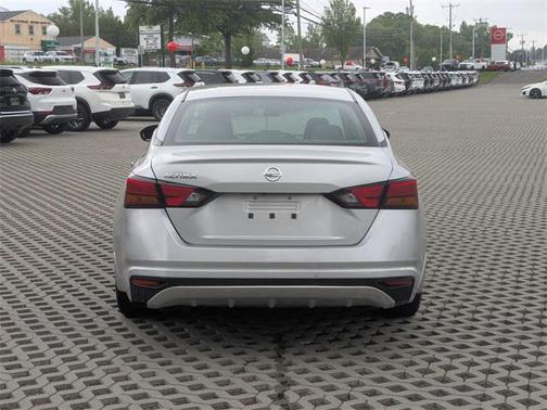 2022 Nissan Altima S FWD