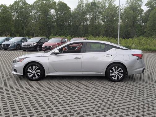 2022 Nissan Altima S FWD