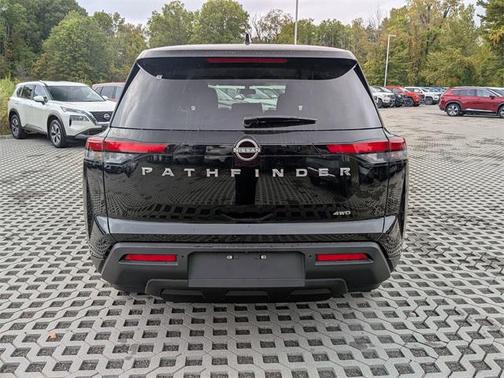 2025 Nissan Pathfinder S 4WD